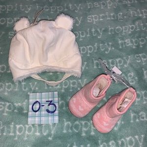 NWT 0-3 MONTH ACCESSORIES